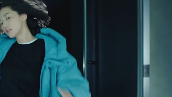 Jun Ji-hyun menari UPTOWNFUNK
