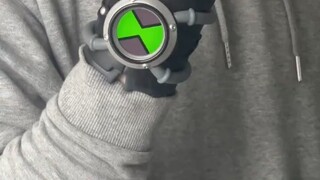 Top-of-the-line small watch omnitrix