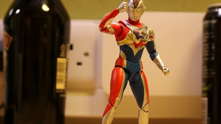 [Ultraman stop-motion animation] Dekai Ultraman dances, the theme song MV dance is restored