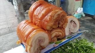 Xe bánh mì cực ngon hơn 70 năm, vừa dọn ra khách xếp hàng chờ mua