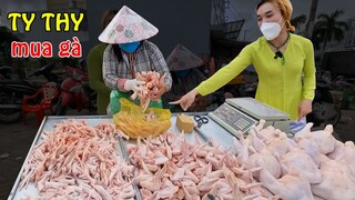 Ty Thy đi CHỢ BÌNH ĐIỀN mua gà về làm chân gà sả tắc - Ty Thy Vlog Gỏi đu đủ