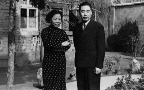 【Zhou Enlai and Deng Xiaoping】Zhou Enlai: I hope you take good care of yourself and give you thousan