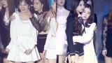 [Fancam] Jisoo bất chợt xúc động trong cái ôm của Jennie tại Gaon