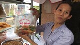 Bánh Tráng Trộn Cô Năm Khẳng Định Bán Đắt Khách Nhất Sài Gòn, Thuê 6 Nhân Viên Làm Không Nghỉ Tay