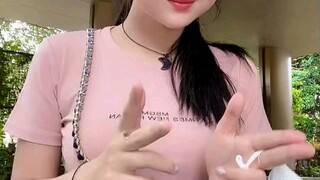 Tinggi.. Langsing.. Cantik :v Nikmat tuhan mana lagi yng kamu dustakan 😁