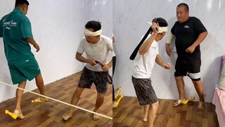 Screaming Chicken Blindfolded Beating Challenge! Men's simple happiness Screaming chickens blindfol