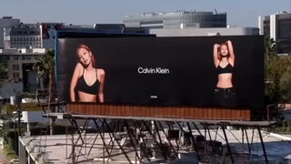 Calvin Klein: nhắc lại JENNIE 🧡