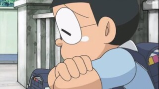 Ai lại làm Nobita mỏng manh khóc thế này