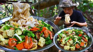 Cooking Noddle Sea Food Recipe - Fried Rice Noodle with Shrimp Seafood