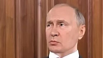 Putin: Mọi người hãy ra khỏi đây!