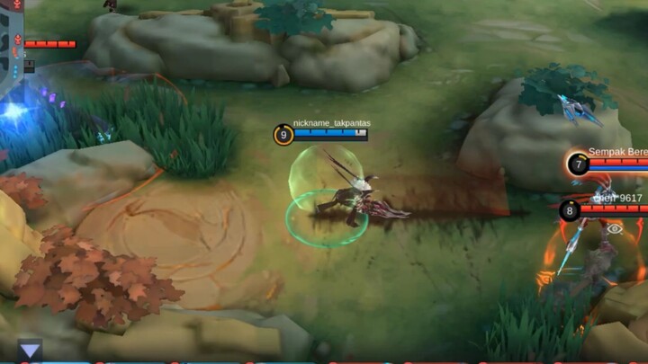 Hero agak aneh