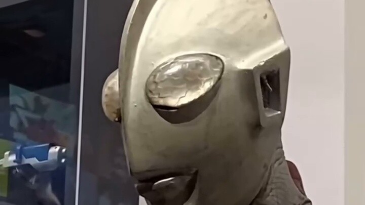 Ultraman "Phi" tertua!