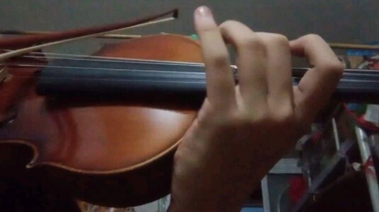 G string E string jatuh cinta