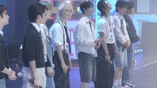 [Teks Bahasa Mandarin Acak] 240620 Stray Kids Digital Single MENGAPA? Video Panggung Teks Bilingual 