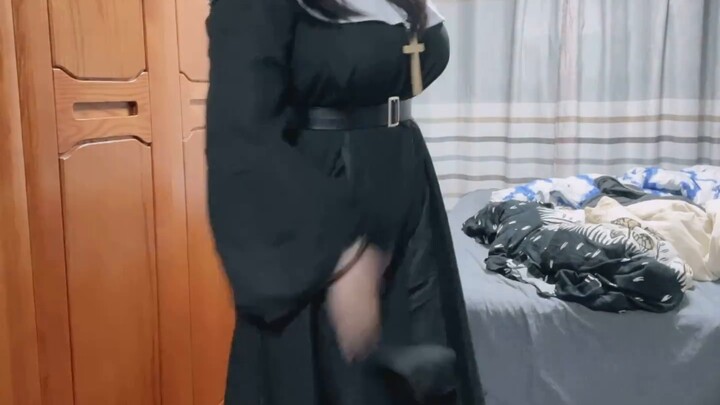 Mencoba pakaian biarawati (´･ω･`) Hari ini juga hari membalik air~