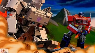 Đồ chơi Transformers khôi phục lại những clip kinh điển từ bộ phim 86 tuổi Optimus Prime vs. Megatro