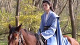 Hậu trường phim Thiếu gia ca khúc, Lý Hồng Nghị đẹp trai cưỡi ngựa trong tâm trạng cô đơn.