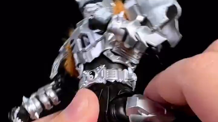 Armor Hero จะไม่มีวันตกเทรนด์! แกะกล่องชุดเกราะ Snow Mastiff จาก Heavy Industry ที่แกะสลักโดย Armor 