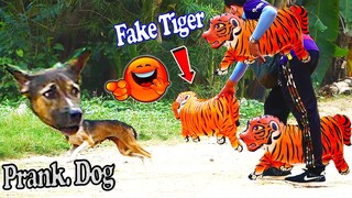 Fake Tiger vs Real Dogs Prank Very Funny With Surprise Scared Reaction
