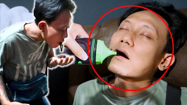 PRANK NGASIH KECAP KE MULUT TEMEN YANG LAGI TIDUR!