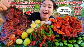 ASLI NGALIMED⁉️ PECAK JENGKOL GURAME BAKAR SAYUR BATANG PEPAYA LALAPAN JENGKOL MENTAH CAMPUR PETE