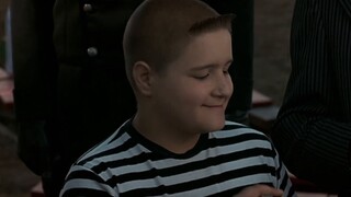 [The Addams Family] [PUGSLEY] Kakak: Bullying di sekolah? Apa katamu? !