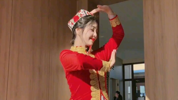 การเต้นรำอุยกูร์ | การเต้นรำเดี่ยว