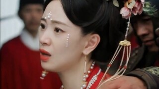 Putri gila itu gagal mengungkap identitas Xue Fangfei dan langsung menghunus pisau untuk membunuhnya