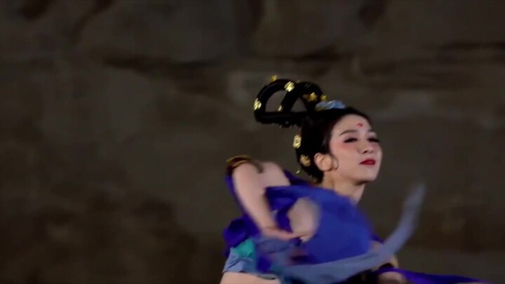 หัวหน้า Tang Shiyi และ Fang Jinlong แสดง "Flying Sky" ด้วยกันซึ่งสวยงามจริงๆ!
