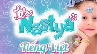 Nastya chơi thẩm mỹ viện và giúp đỡ một bạn