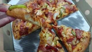 Pizza Hut พิซซ่าาฮัทแป้งนุ่มหน้าเต็ม อร่อยมาก