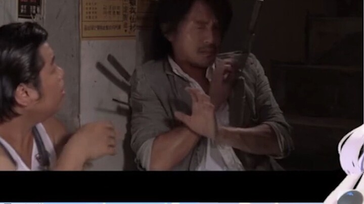 V Jepang yang super imut membuat keributan saat menonton adegan lempar pisau yang terkenal di "Kung 