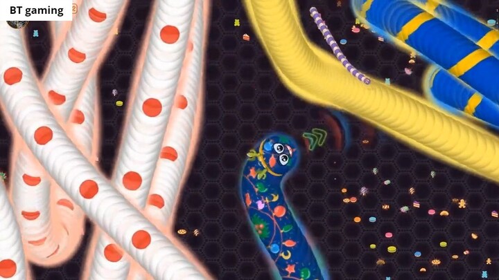 Wormate.io 1 Giant Monster Worm vs. 277222 Invasion Worms _ Wormateio Best Troll