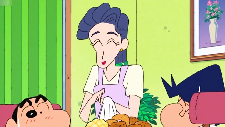 Ada perbedaan besar antara bagaimana Fengzi dan Moeko memperlakukan Shin-chan