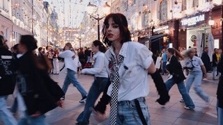 Sister kill me! Russian girl is super handsome on the street and dances SEVENTEEN's "HOT"