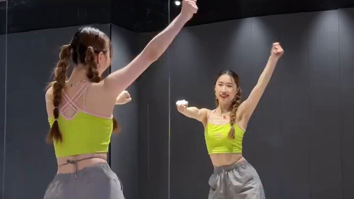 GIDLE returns to city or not city "Klaxon" tutorial