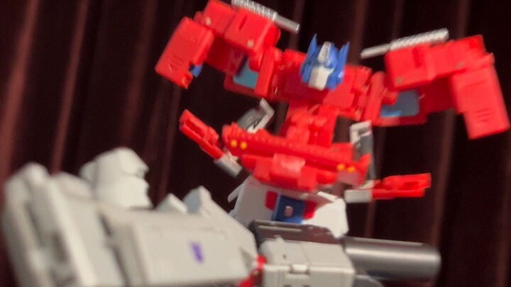 Không có kẻ ngốc nào được phép chơi Transformers! ! !