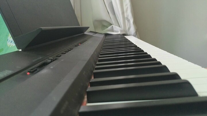 Rich people's piano practice is so unpretentious and boring.