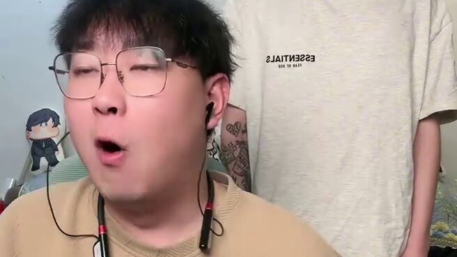 Tsukishima Hotaru menelpon Mai