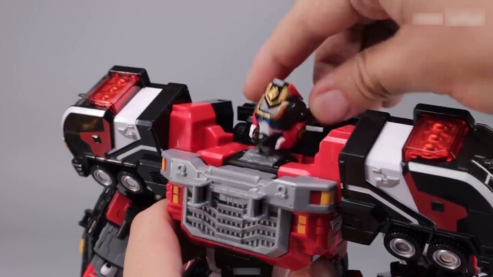 Super solid Korean toy! Xuanka Fighter Heavy Red Soul King Quick Transformation