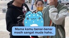 bilang mamah di depan teman Cece Xueyi