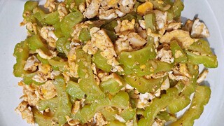 มะระผัดไข่ ง่ายๆ เมนูอร่อย ทำได้ด้วยตัวเอง Stir fried bitter gourd with egg recipe - Mai's Kitchen