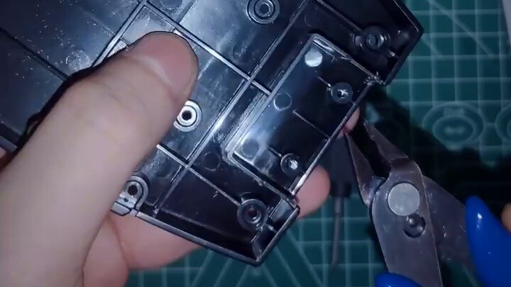 Here is the tutorial on how to change the dead buckle of the Regis base to a live buckle