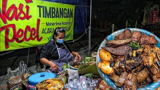 JUALAN NGEMPER DI TROTOAR DAN BUKANYA JAM 12 MALAM || TAPI YANG ANTRI LUAR BIASA