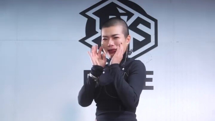 Hướng dẫn "Tư thế" của Park Jae-Bum Σ(っ°Д °;)っ Ultraman xuất hiện mang theo hải sản! ! !