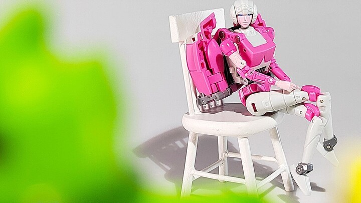 ฉันน่าเกลียดเหรอ? แล้วฉันจะไปเหรอ? ช่าง ดร.หวู่ Small Scale Arcee รีวิว