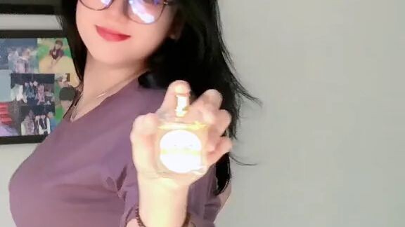 cuma botol parfum doang ya adik²