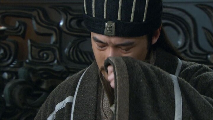 Adegan Baru Tiga Kerajaan yang Dihapus - Zhang Fei dan Guan Yu benar-benar *akkan telinga Kong M