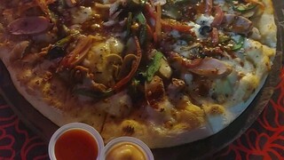 live pizza....