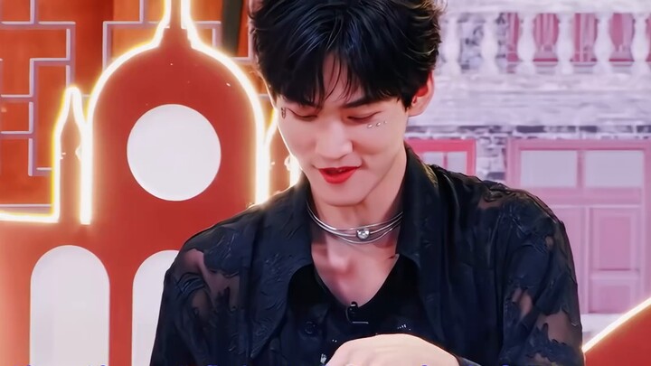 [Địch Lệ Nhiệt Ba x Chu Khắc Vũ] Chúng ta hãy cùng nhau hồi sinh CP! Hôm nay là anh trai và em gái n